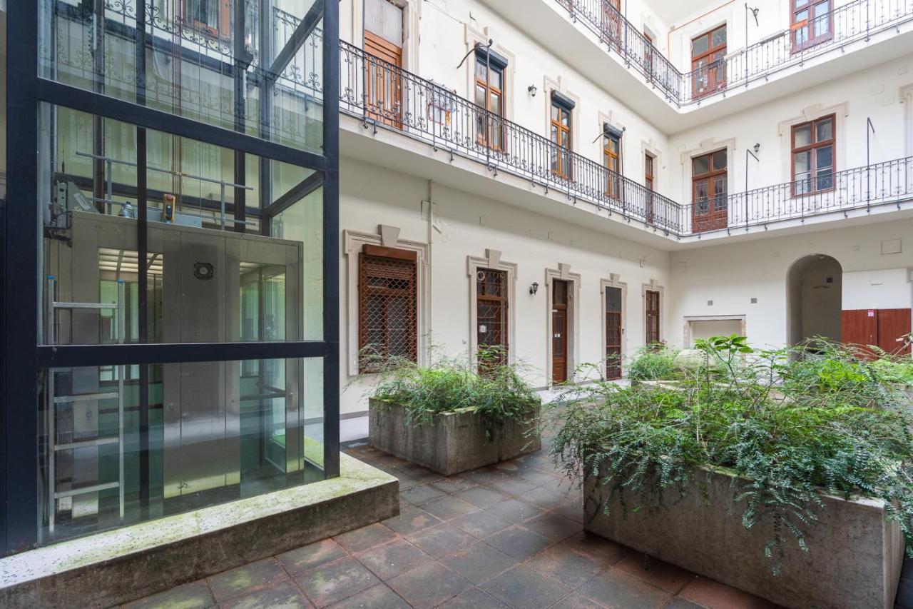 Luxury Peaceful Apartment By The St Stephen'S Basilica Budapeşte Dış mekan fotoğraf